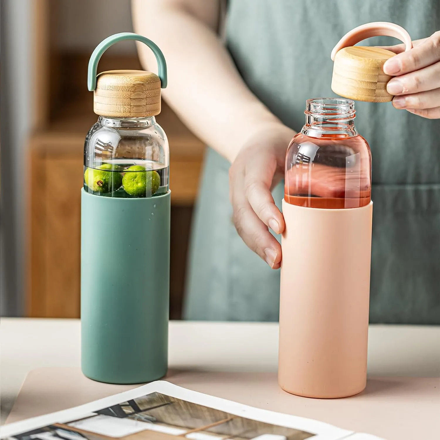 21oz Borosilicate Glass Water Bottle with Non-Slip Sleeve & Leak-Proof Lid-Reusable Drink Bottle for Office,Travel,Gym,Hiking-Ideal Gift for Home,Car & Fitness Enthusiasts (Pink Black Green)