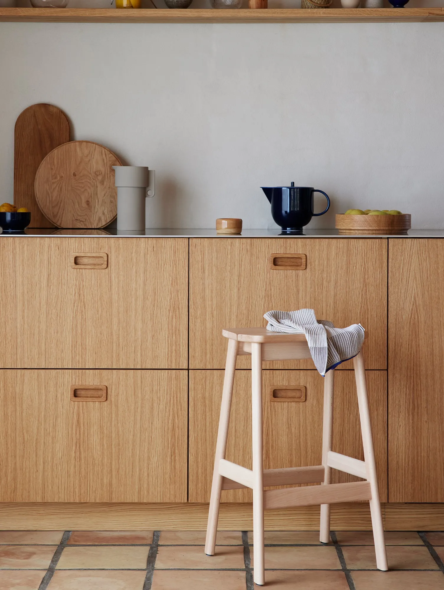 Angle Standard Bar Stool