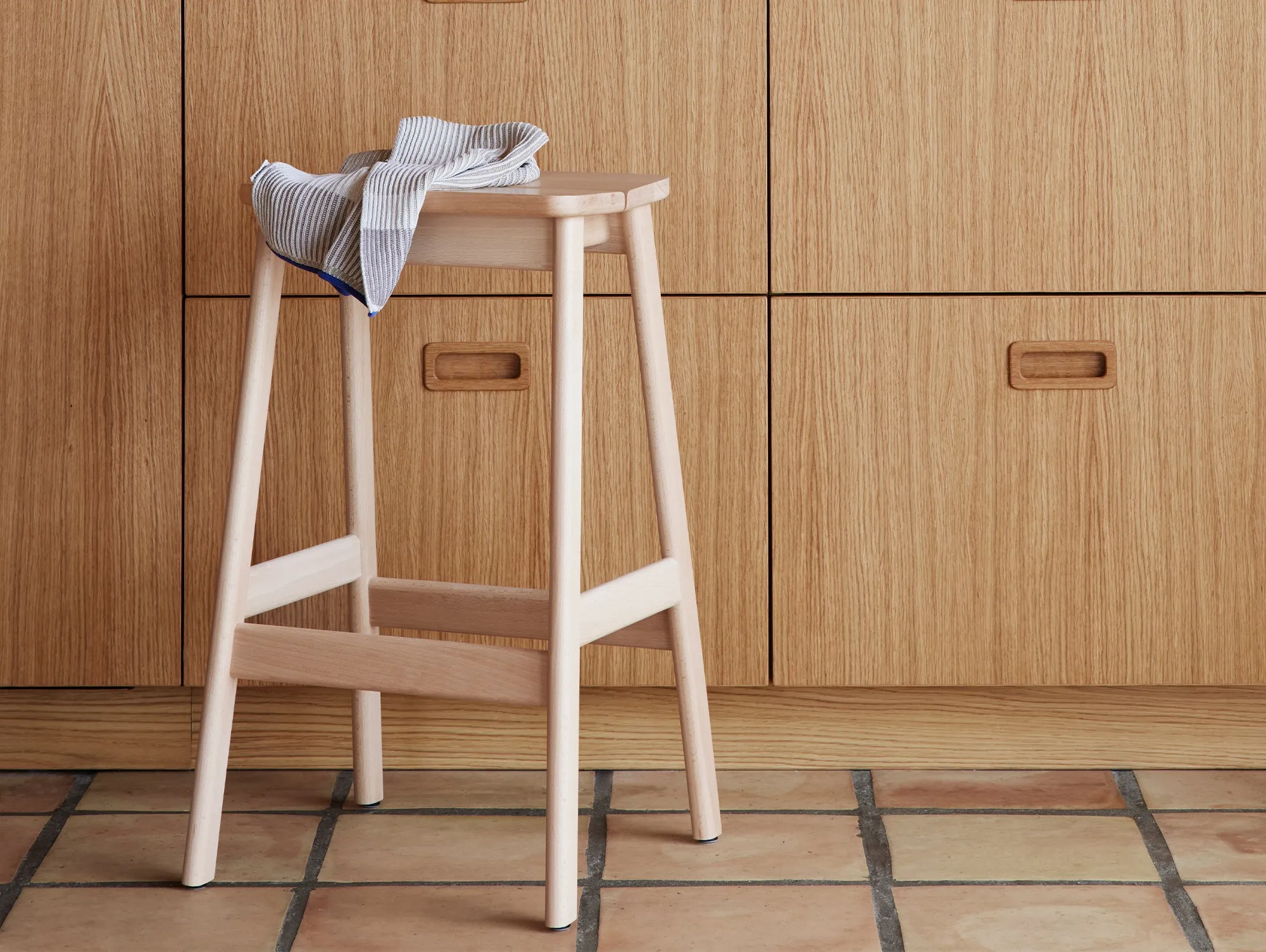 Angle Standard Bar Stool