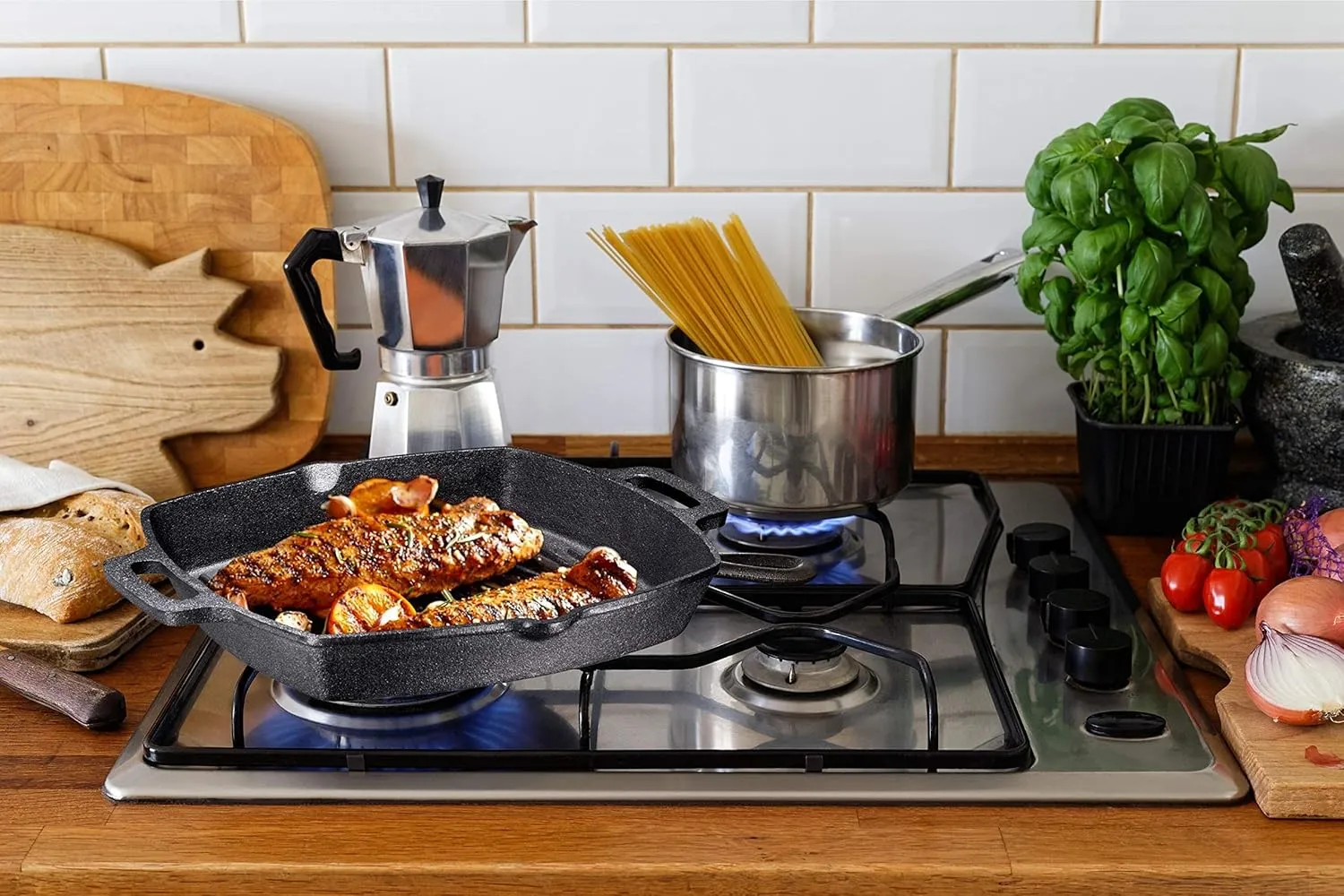 Bruntmor 13-Inch Cast Iron Grill Pan Pre-Seasoned Cast Iron Pan for Stovetop and Outdoor Use - Induction Compatible Griddle Cookware with Ridges for Steak, Meats, and Vegetables