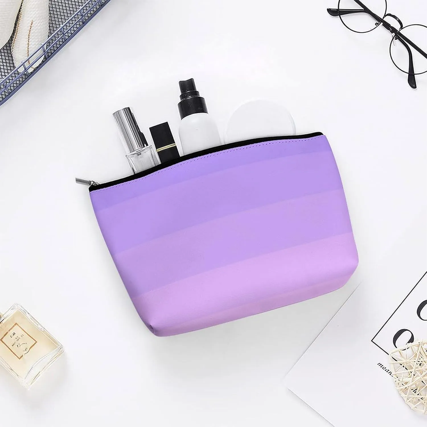 Elegant Makeup Bag, Girly Chic Lilac Purple Lavender Classic Cosmetic Bag Large Capacity Pouch Portable Organizer for Men & Women