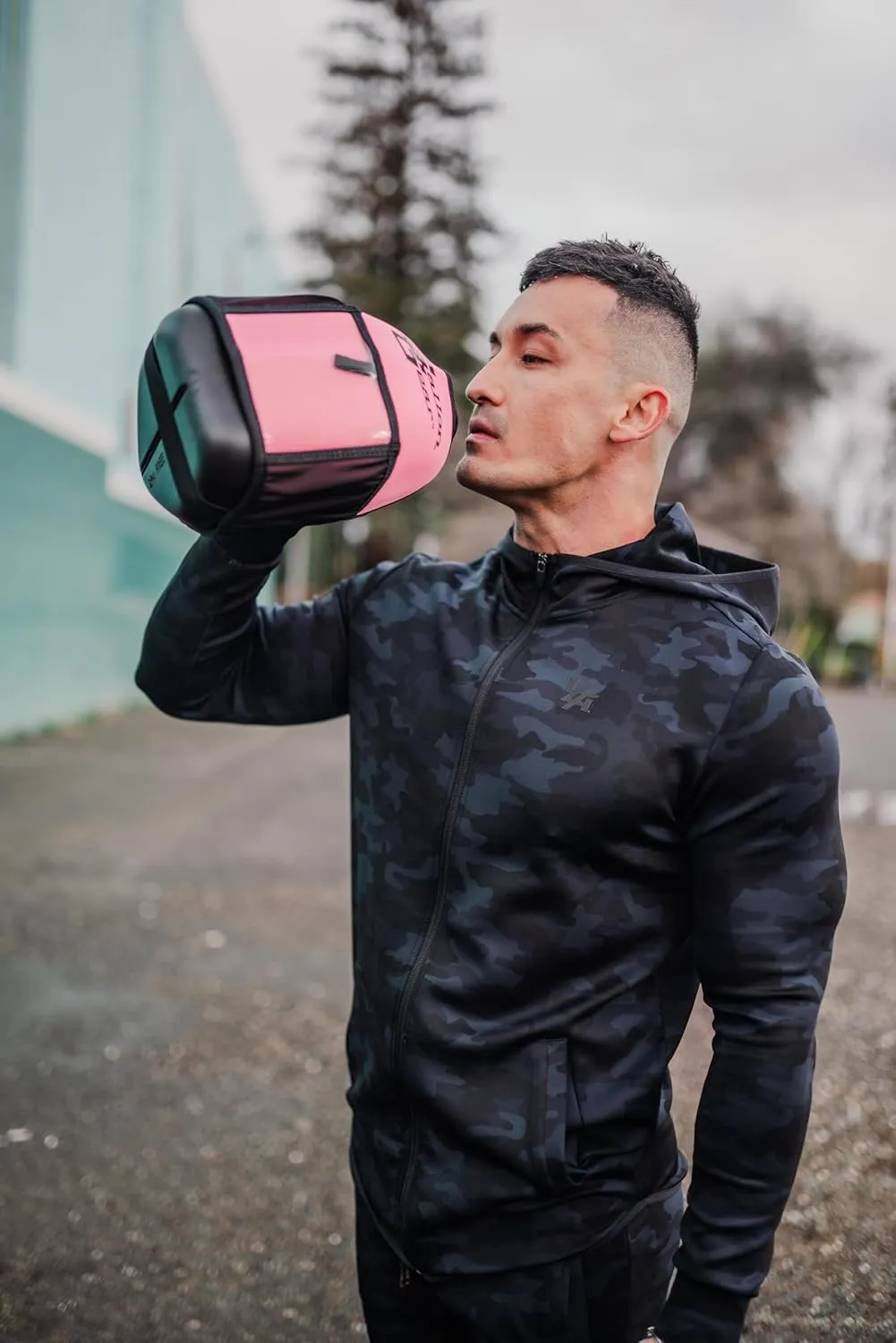 Gallon Gear 1 GALLON LARGE WATER BOTTLE SLEEVE COMBO | BPA FREE PLASTIC REUSABLE WATER JUG | HYDRATION WATER BOTTLE FOR MEN & WOMEN | GYM, SPORTS, TRAING & FITNESS (BLACK/PINK)