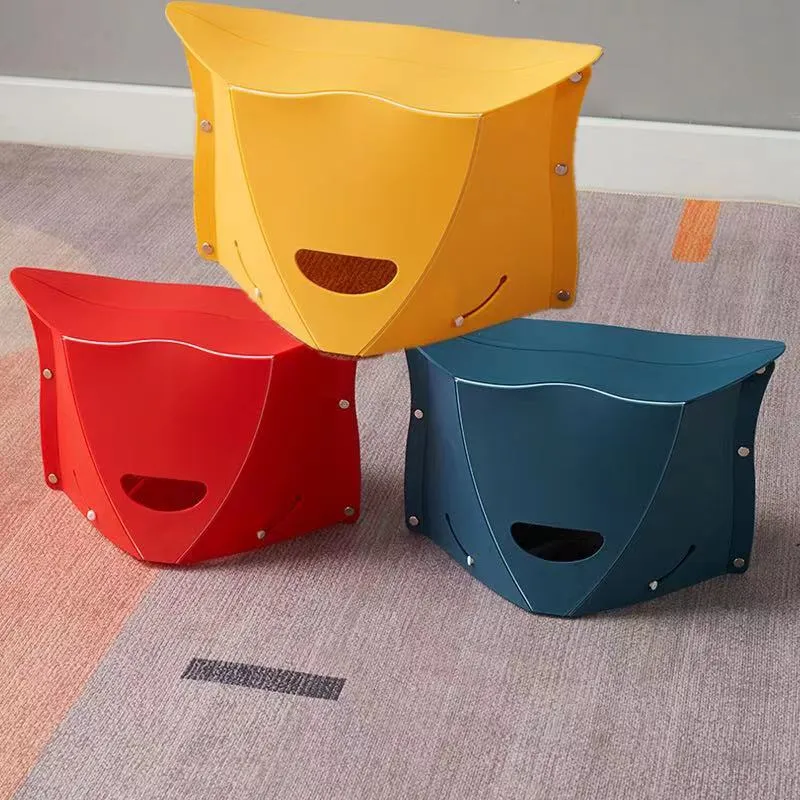 Modern Simple Foldable Plastic Stool 026 for Picnic BBQ Camping Painting