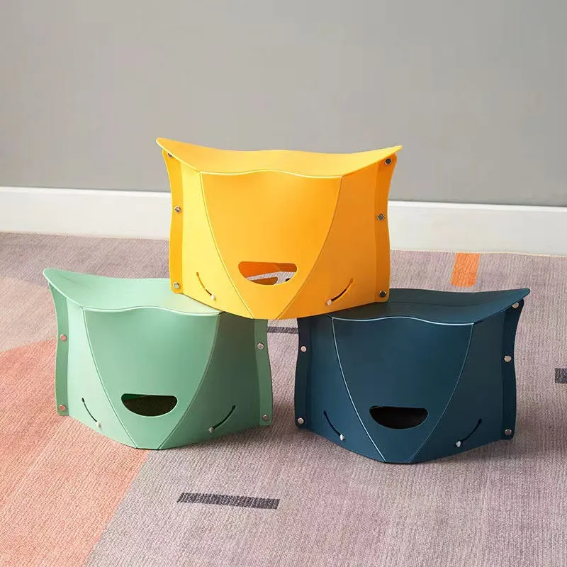 Modern Simple Foldable Plastic Stool 026 for Picnic BBQ Camping Painting