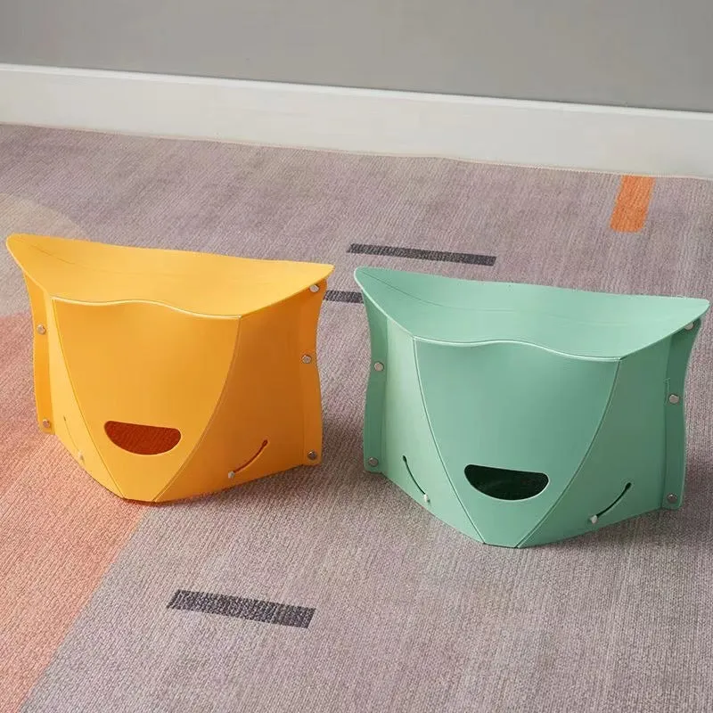 Modern Simple Foldable Plastic Stool 026 for Picnic BBQ Camping Painting