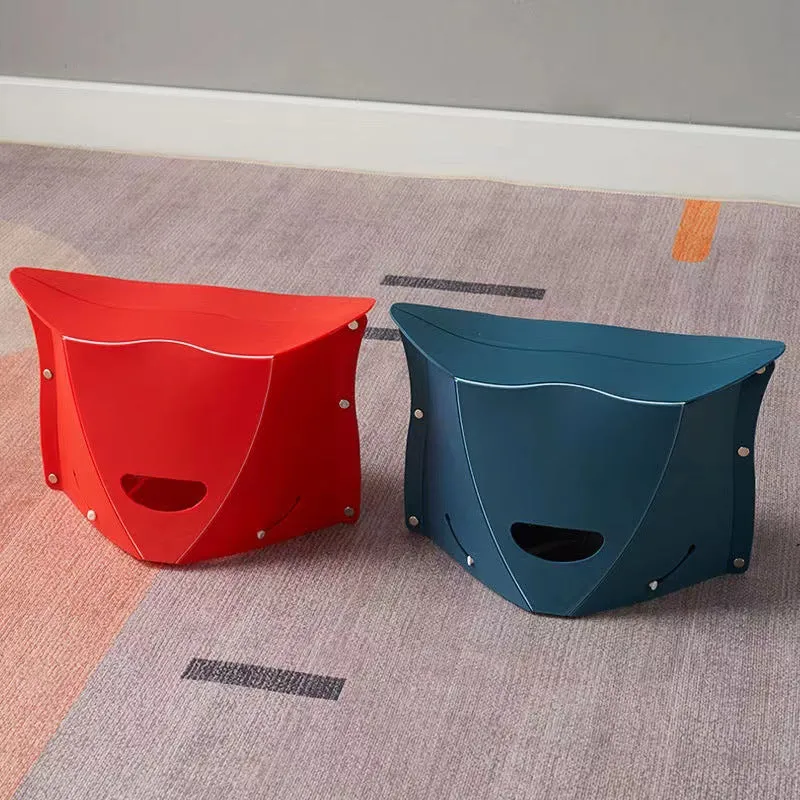 Modern Simple Foldable Plastic Stool 026 for Picnic BBQ Camping Painting
