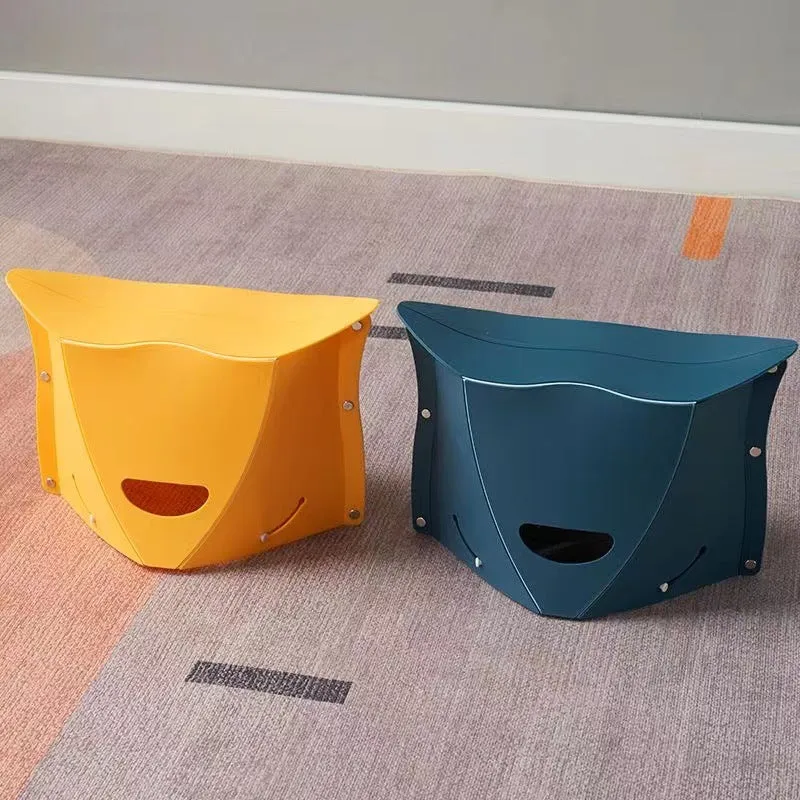 Modern Simple Foldable Plastic Stool 026 for Picnic BBQ Camping Painting