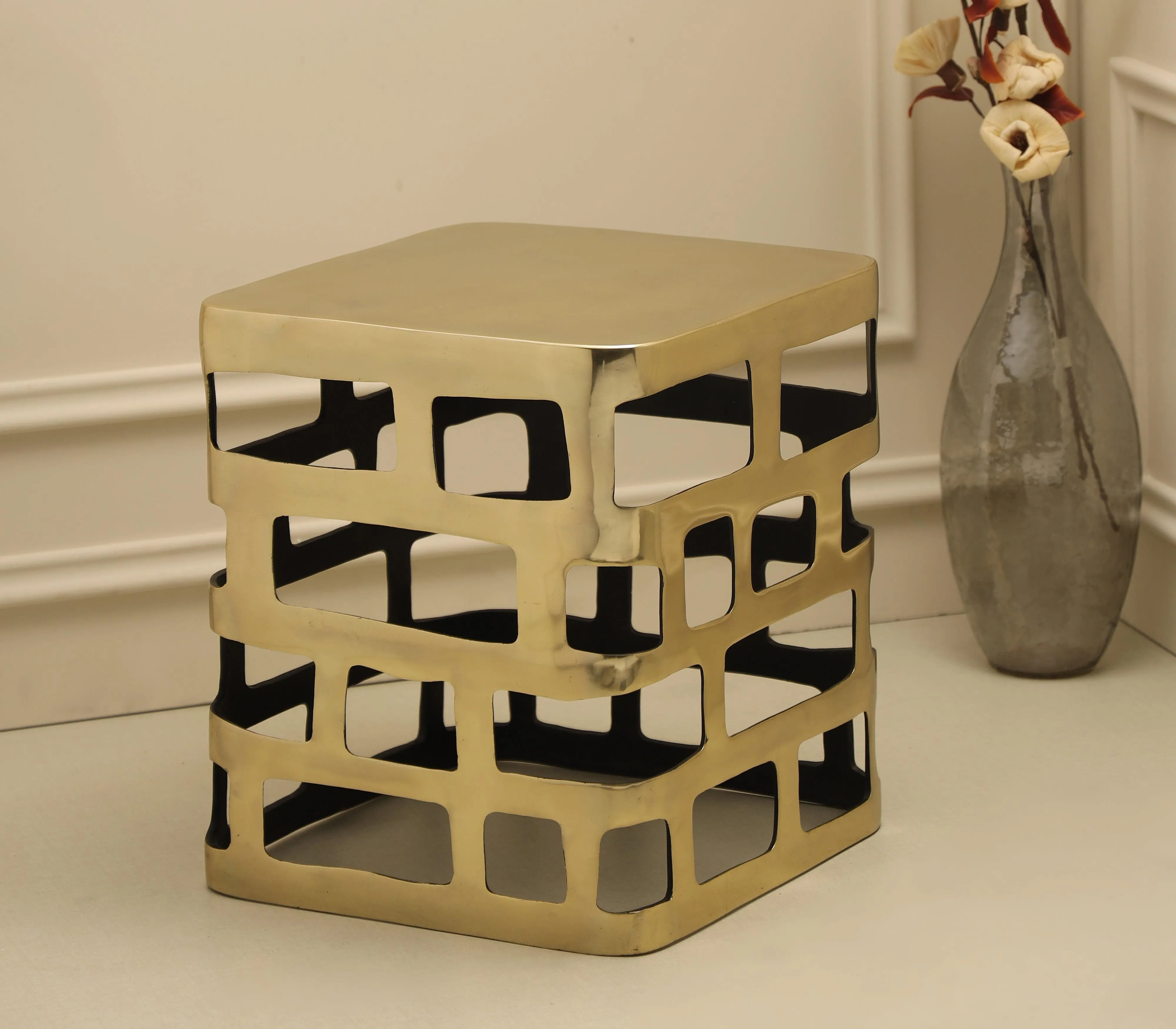 Orthonogal Stool