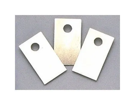 Shim set for locking saddles