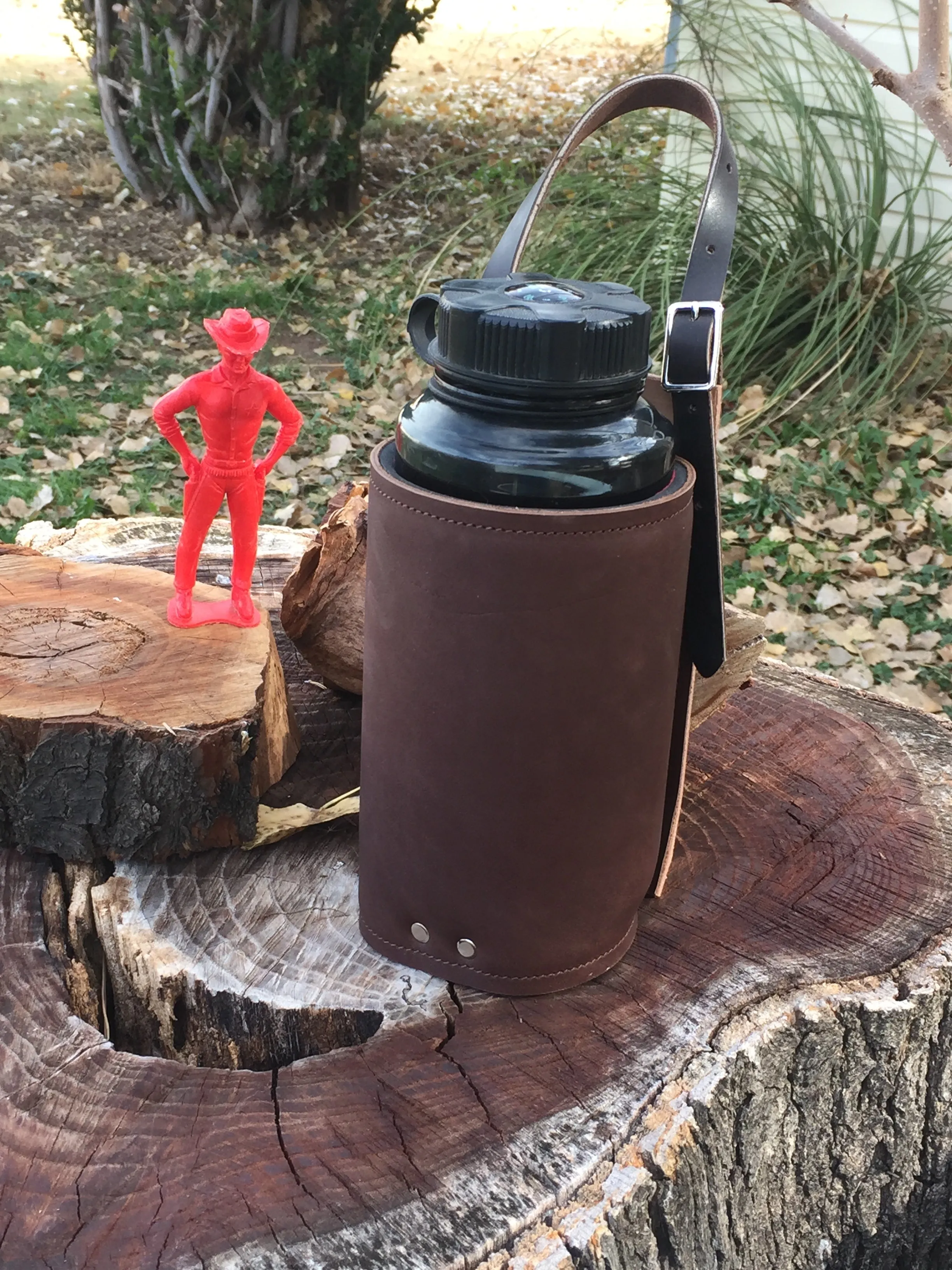 Water Hole-XL w/ Brass Spot Border: Premium Leather Saddle Bottle Holder